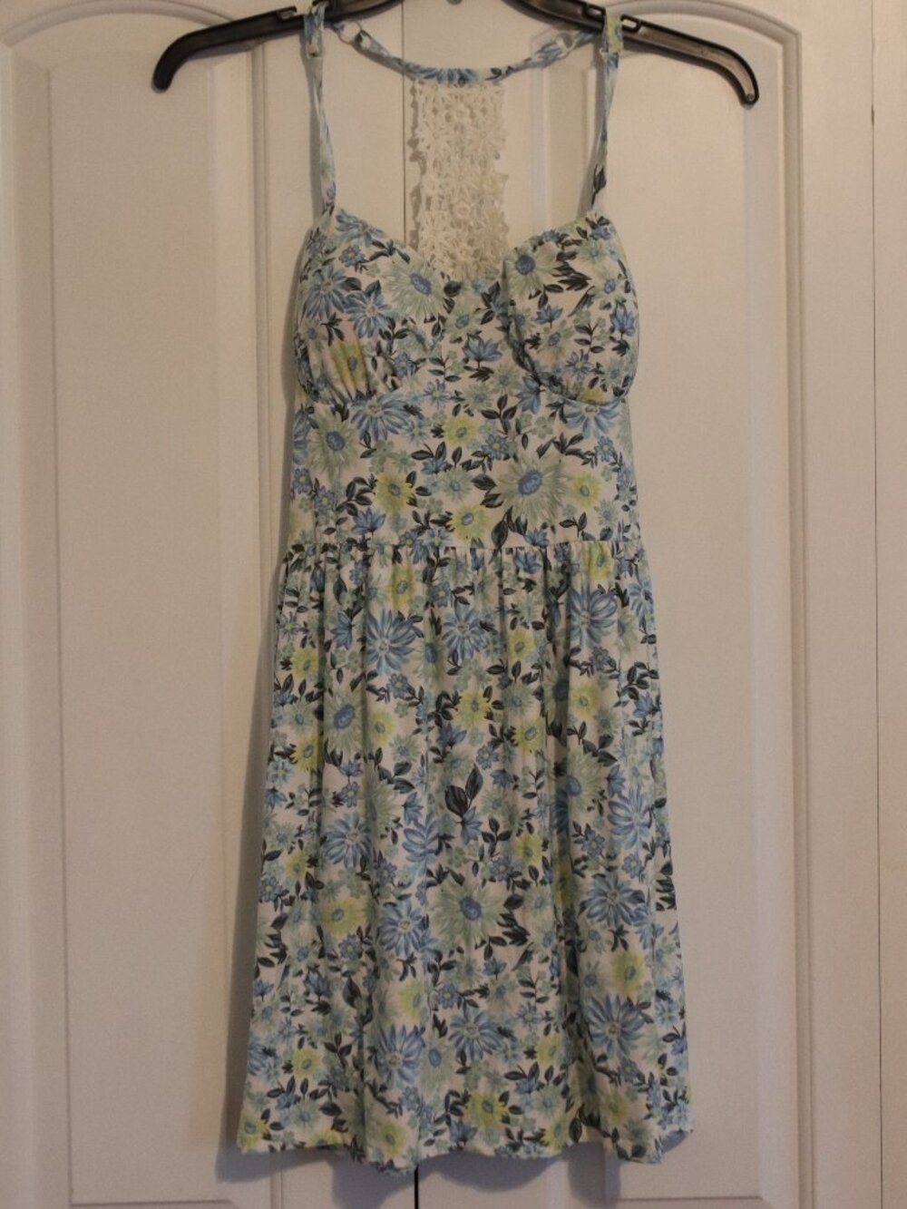 No Boundaries Junior Size Large Casual Midi Halter Dress Floral Lace Detail